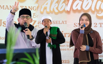 Ustadz Zacky Mirza, LC: Rasullah SAW teladan bagi ummat sekalian alam Ustadz Zacky Mirza, LC: Rasullah SAW teladan bagi ummat sekalian alam