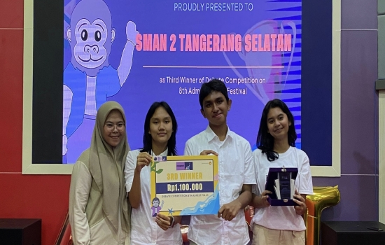 Tim Debat SMAN 2 Kota Tangerang Selatan Mencetak Juara 3 di ADFEST FIA UI ke-8